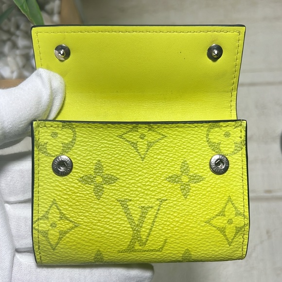 Louis Vuitton Taigalama Discovery Compact Wallet Jaune - Picture 10 of 16